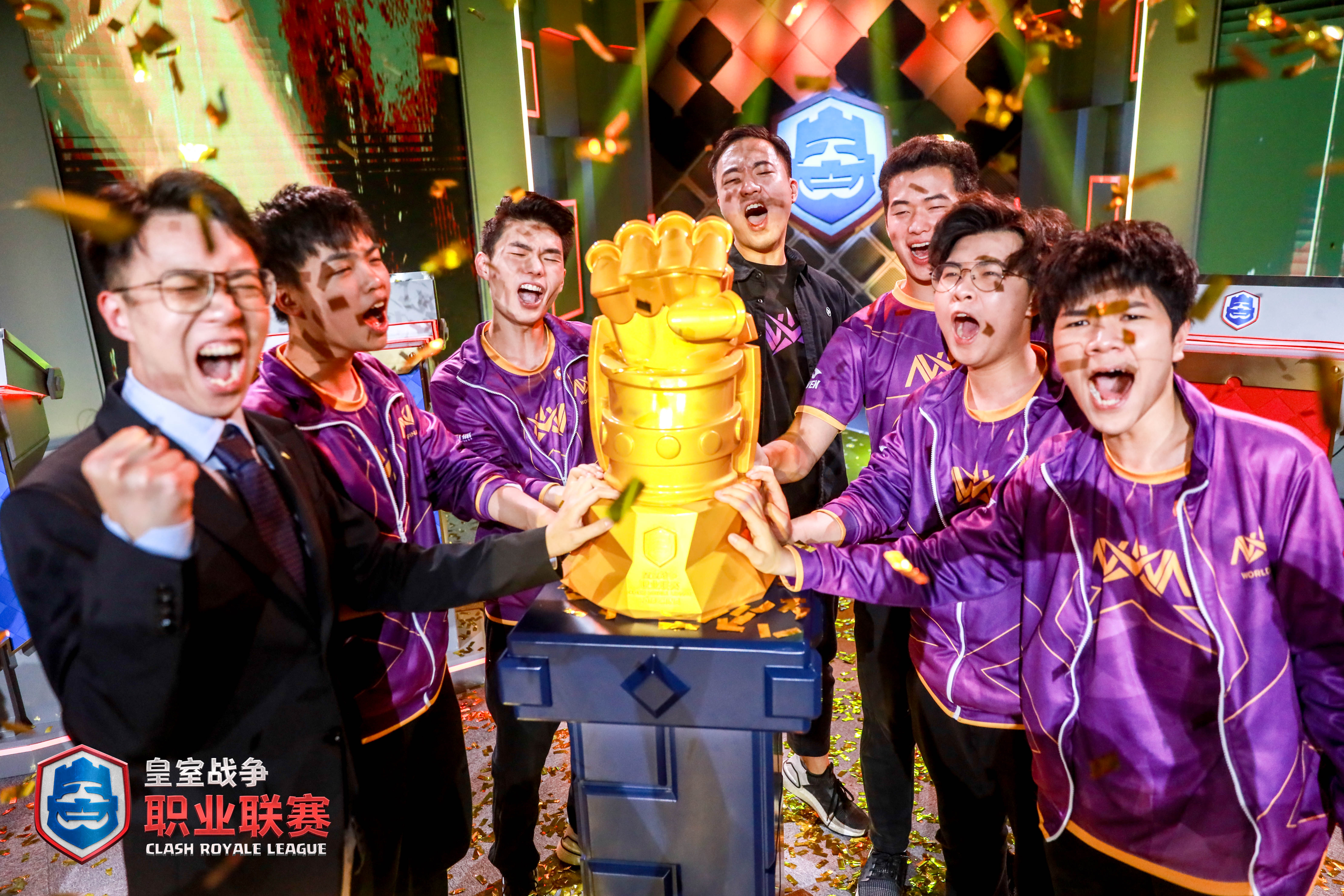 利比里亚足球明星签约海外俱乐部的简单介绍