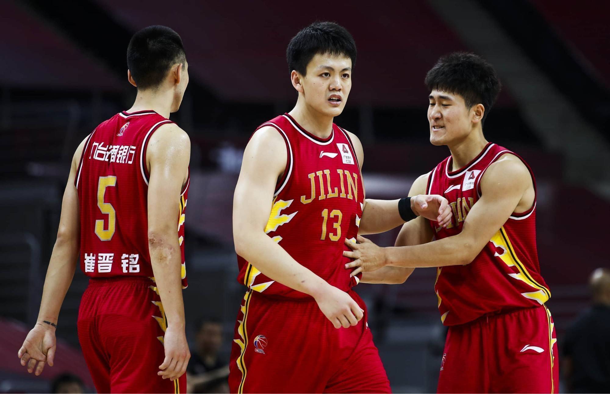 广东男篮官方更新训练日常：返回基地的首练，强度拉满