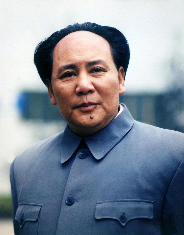 赤焰军团迎战金鹰特攻，率先晋级，现场掌声雷动