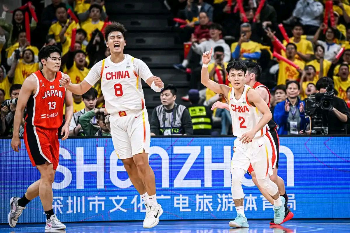 天博体育平台-中国男篮结束欧洲拉练抵京曾凡博赴国家队报到的简单介绍