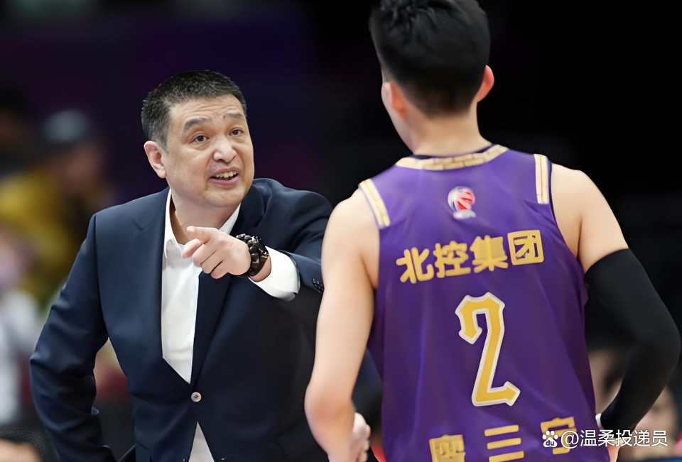包含北控官宣：接受闵鹿蕾辞职致以崇高敬意聘请张庆鹏出任主教练的词条
