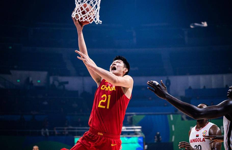 包含中国男篮官方：球队已启程前往西班牙开启欧洲拉练的词条